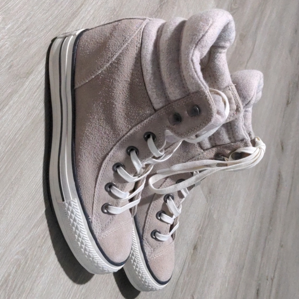 NWOT Converse Chuck Taylor Wedge Sneakers